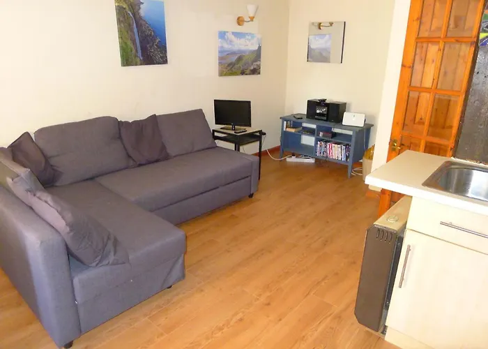 1 Bedroom Flat In Historic Cooperage Apartments Leith